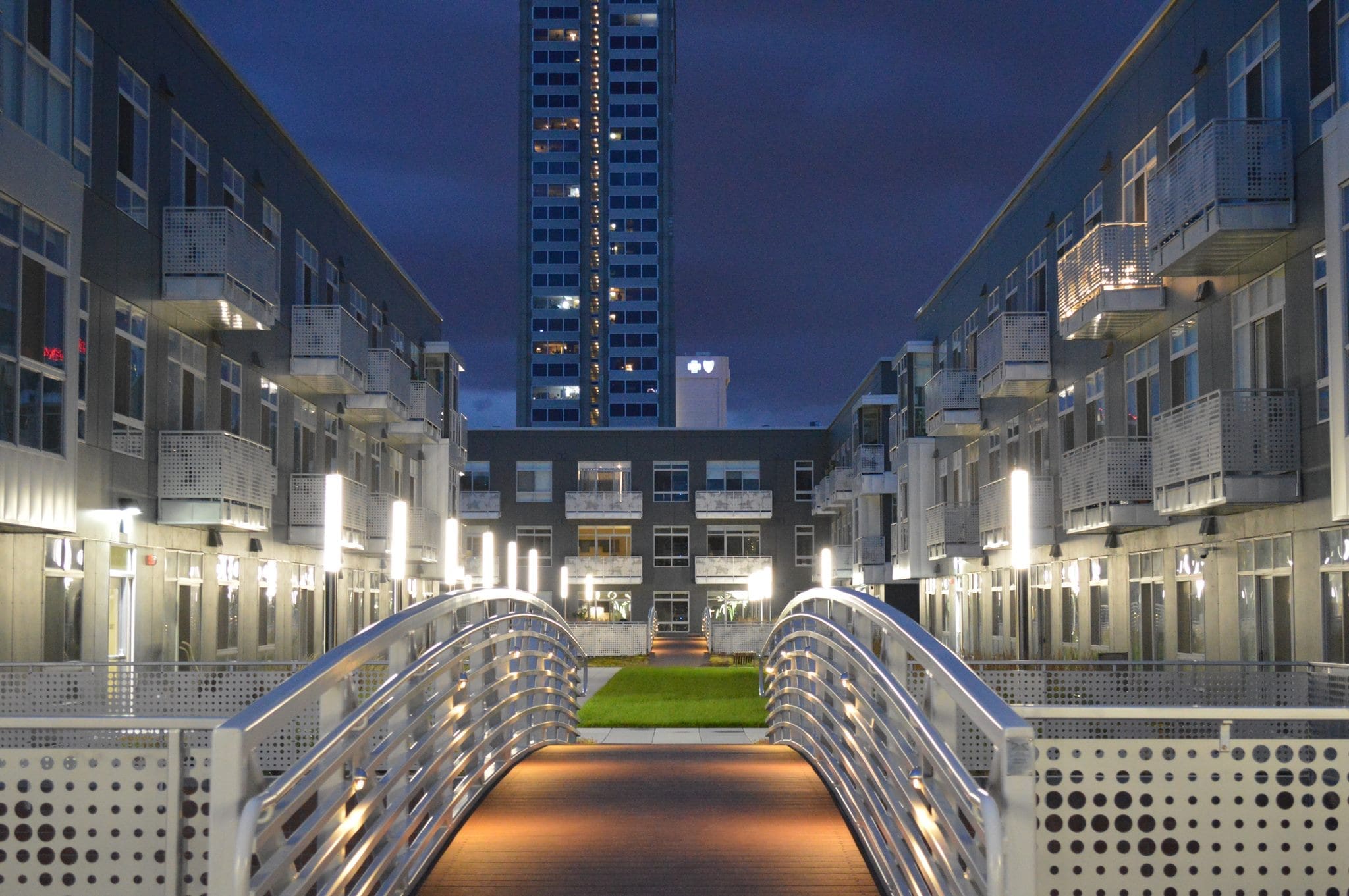 Ducharme Place Nighttime Ducharme SkyGarden by Skydeck USA at night