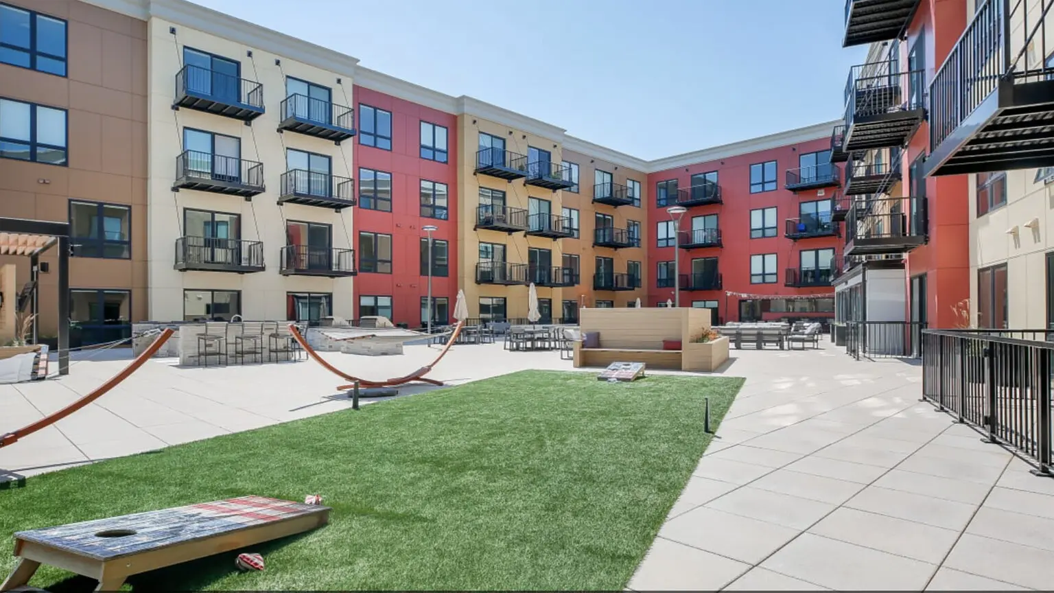 Roof Deck at Lilac Station Apartments - Lombard, IL by Skydeck USA